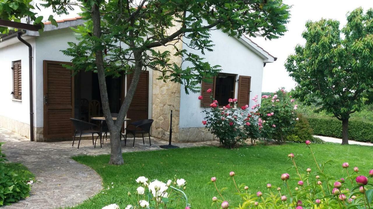 Bungalow Perla Funtana Zewnętrze zdjęcie